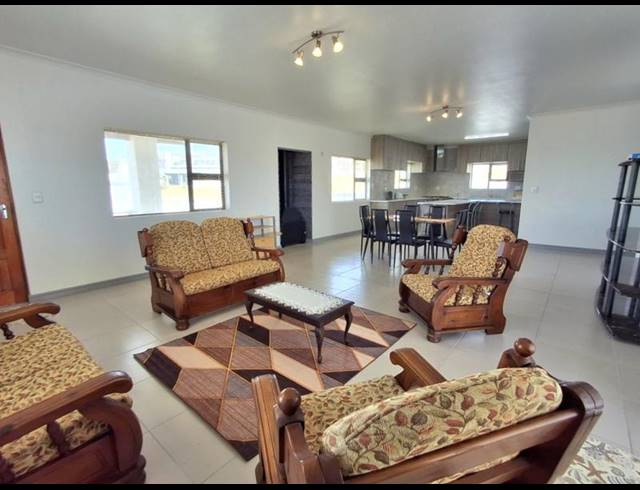 4 BEDROOM HOUSE FOR SALE IN HARBOUR LIGHTS